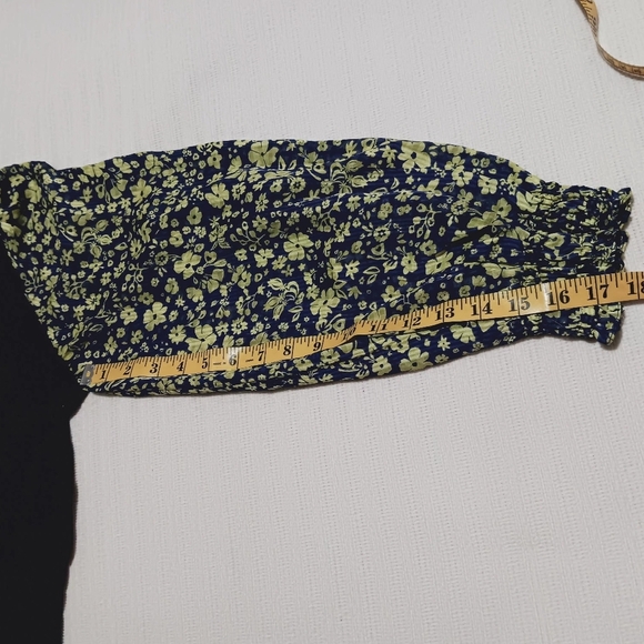 NWT Anthropologie Current Air Los Angeles Floral Sleeve Navy Blue Top Size L - Picture 12 of 13